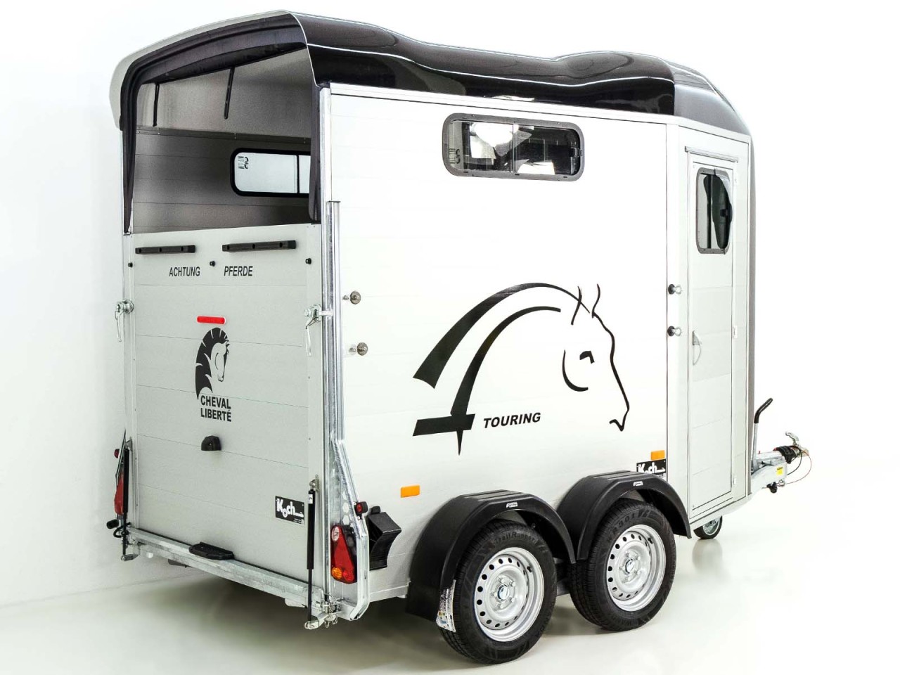 37.jpg Cheval Liberte Pferdeanhänger Touring Country|Pullman-Fahrwerk| Frontausstieg| schwarz-Neu – Image 1