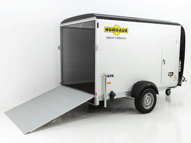 ANAHANGERR.png Humbaur Kofferanhänger HKPA 1,5t|Alu|Polybug|Seitentür|12 Zoll-Neu – Image 1